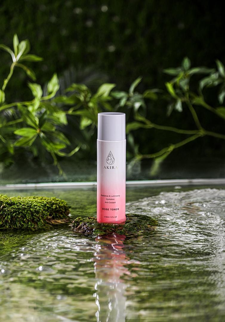 AKIRA HYDRATING & BRIGHTENING TONER
